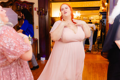 Unique and romantic summer wedding at Gramercy Mansion in Baltimore Maryland