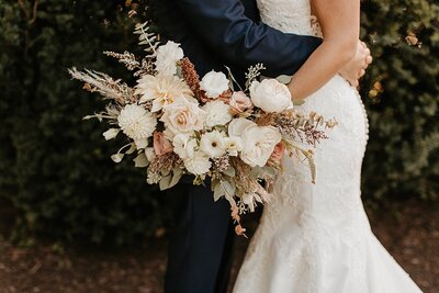 bishop farmstead_boho_neturals_fall textures_bridal bouquet