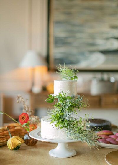 chloe-winstanley-events-heckfield-place-floating-cake-afternoon-tea
