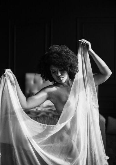 Learn about the personalized boudoir photography experience.