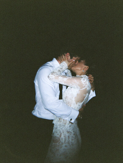 BrideandGroom_TheCrakes-148_websize (2)