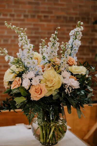 Wedding floral centerpiece