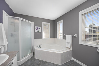 615 Oxbow ensuite (2)