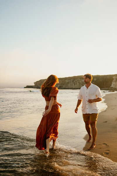 beach couples photos