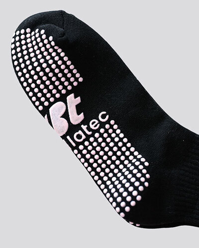 bellaTec_Socks_black-pink 02