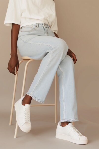 Casual Outfit with Light Blue Jeans
