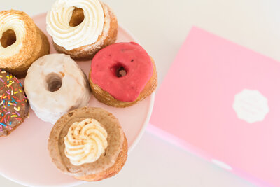 donuts on stand