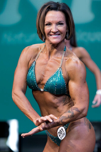 Build Nutrition | Yvette competing