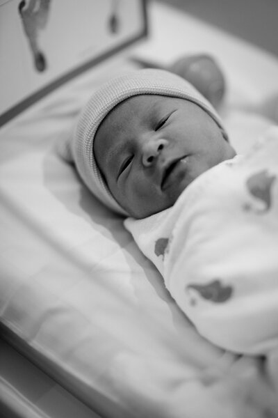 newborn photo at hospital
