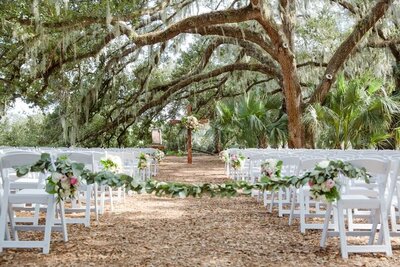 A wedding is the event of a lifetime that warrants a magical setting that will forever evoke the love and emotion of that special day, The Vernand is just that plac