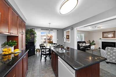 615 Oxbow eat in kitchen (4)