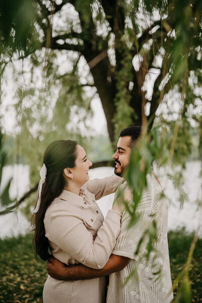 cute-engagement-portrait-kelly-kaz-upstate-new-york-photographer-buffalo-beyond