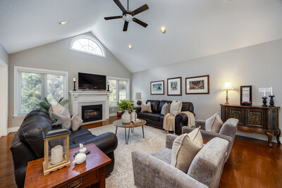 24 Worthington living (1)