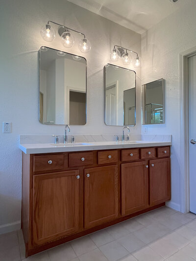 Eagle Ridge Bathroom design by SJ Design and Build