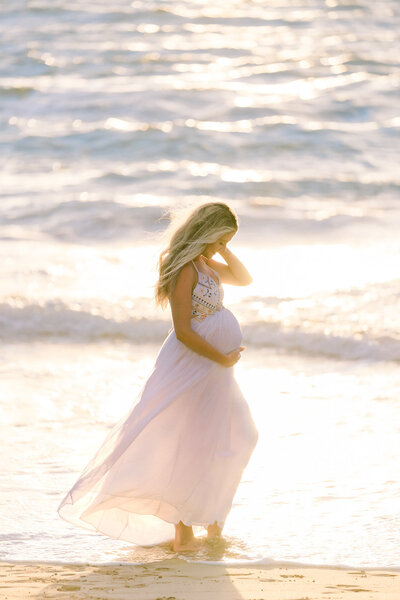 Holly highly recommends Megan Moura Photography for her maternity session