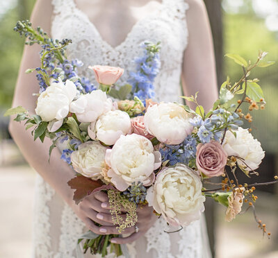 Soft neutral wedding bouquet