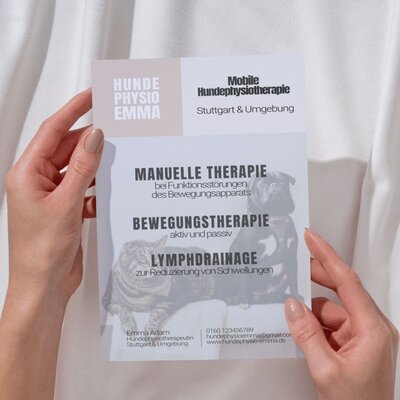Flyer mit Hund und Katze und Angebot und Kontaktdaten der Tiertherapeutin