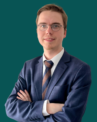 Simon mit Hintergrund