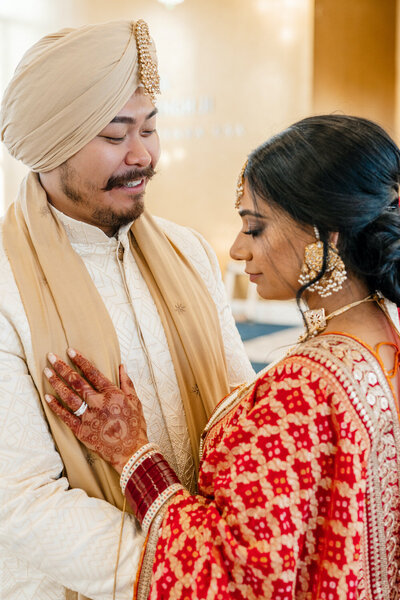 A traditional Vivaha hindu wedding ceremony. Bride with henna.