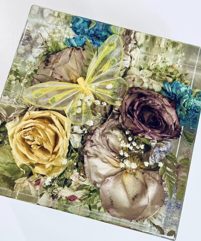 clock, resin keepsake, floral, preservation, flower preservation, bouquet preservation, wedding flower keepsake, memorial keepsake, dried flower keepsake, memorial flower preservation, preserved flowers in resin, texas preservation, cremation keepsake, breastmilk keepsake, ashes, dried flower, pressed flowers