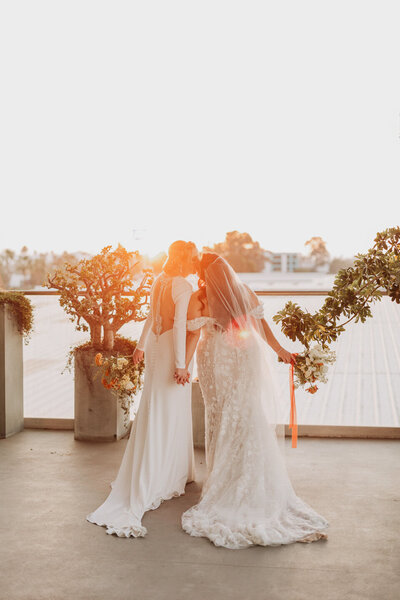Lesbian_Long_Beach_Wedding_The_Modern_Zoom_Theory_Photographer_0018