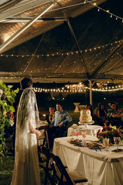 Oahu wedding photographer captures outdoor ceremony by the cliffs