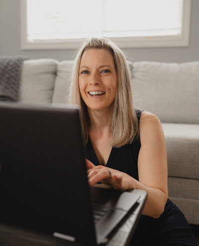 Apply for a custom nutrition and personal training plan designed for busy women. Holistic support from certified nutritionist & trainer Sandra. Start now.