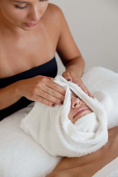 Treat the face to some deep-down indulgence with our CosMedix chemical peels and indulgent facial peels