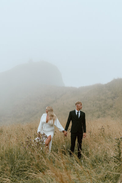 elopement at oregon coast in fog