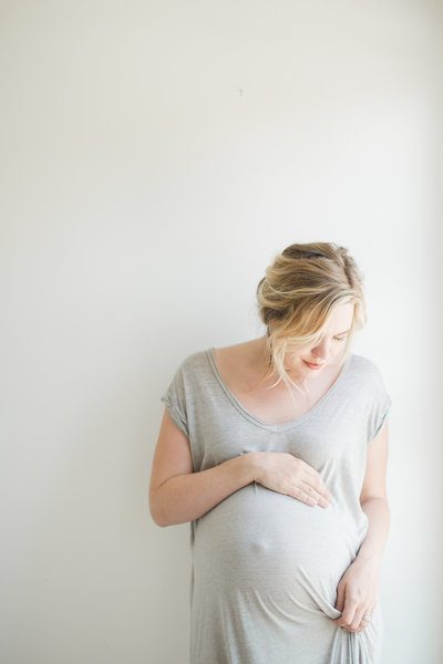 northern virginia studio newborn photographer baby bumps maternity photographer emily gerald portfolio maternity sessions