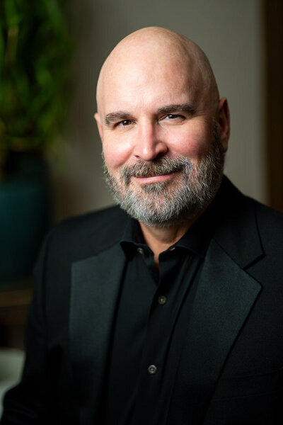 Clean LinkedIn headshot with neutral background, photographed in NJ by Alex Kaplan.
