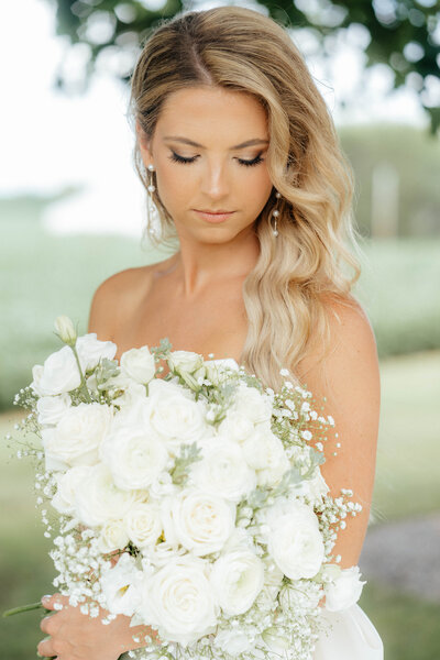 bride holding bridal bouquet