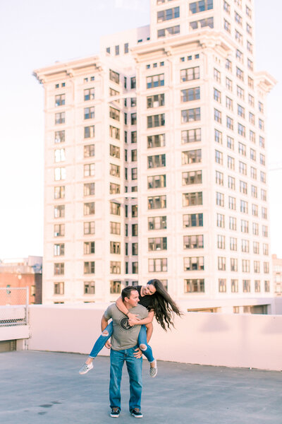 downtown seattle engagement photos with smith tower