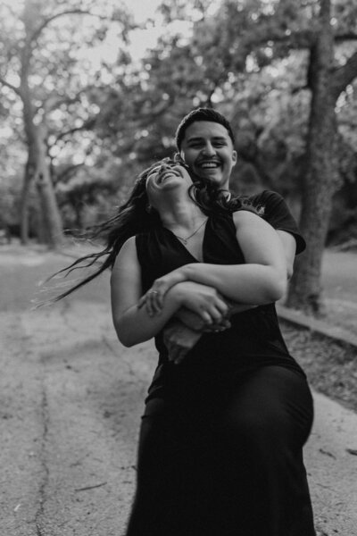 candid-documentary-style-engagement-photoshoot-texas