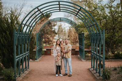 photo of family from photographer