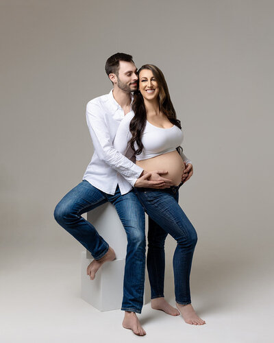 Laurel MD newborn photographer, maternity photography near me Laurel MD, best Laurel MD family portraits, maternity photography Laurel MD, best newborn photographer near me Laurel MD