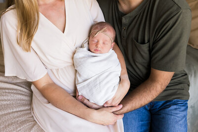 Phoenix photographer captures newborn baby in lifestyle session