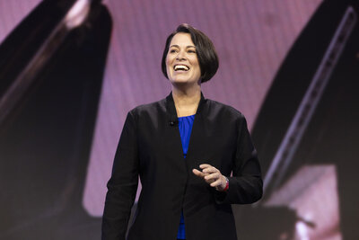 Motivational Speaker Jenny Evans