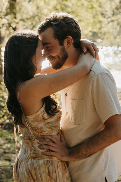 Couples shoot at mountain overlook