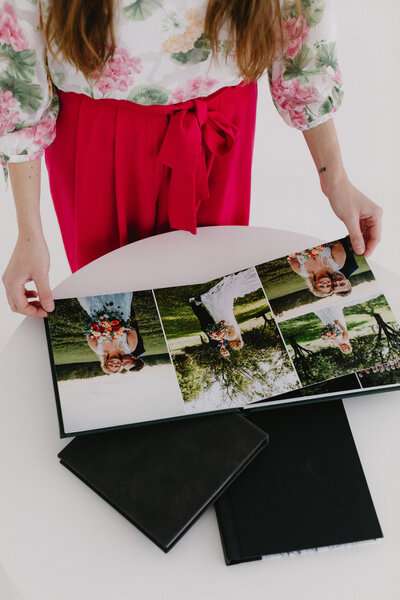 Luxurious heirloom wedding album, crafted to preserve your most cherished wedding memories in a beautifully designed book. With high-quality materials and expert craftsmanship, this custom album offers a timeless way to relive every precious moment from your special day. Perfect for showcasing your wedding photos, this heirloom-quality album is a lasting keepsake that tells the story of your love in the most elegant way.