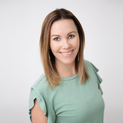 HeadshotLightGreen_S2_7650-PR_R_Square