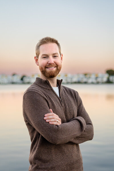 Smiling professional man outdoors sunset headshot session – Bay Area Headshot Portfolio | Ellobelle Photography