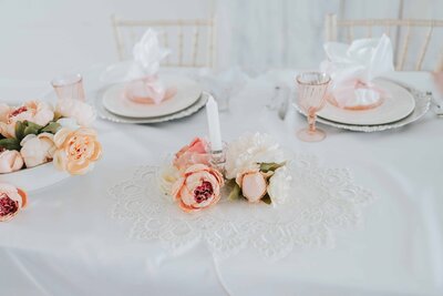 Lake Tahoe Elopement Photographer captures flowers on table
