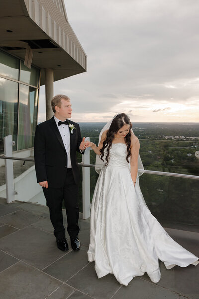 Alabama Wedding Photography that focuses on documentary and editorial photographs while staying true to color.