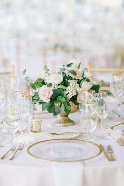 white and pink floral centrepiece