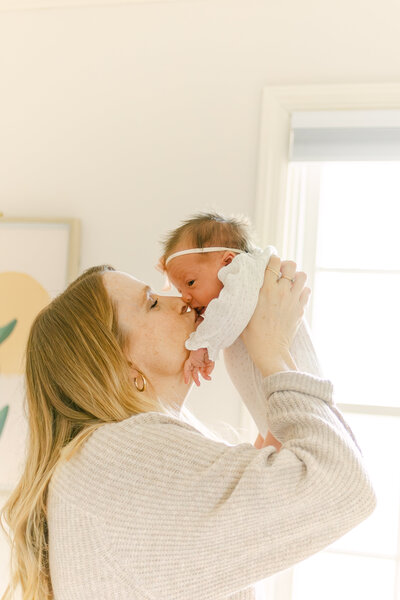 newborn  lifestyle photography session  dayton ohio newborn session