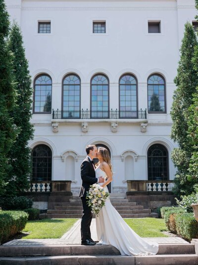 Hanna Garden outdoor ceremony in the heart of Cleveland
