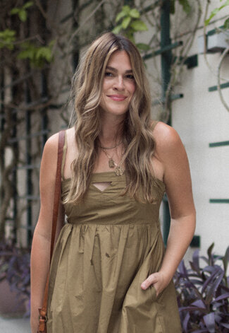 Hi, I’m Andi! Sharing Florida life, casual style, earthy decor, and simple recipes - with a touch of sunshine and easy charm.
