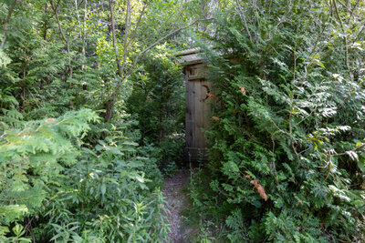 4204 Conc 8 outhouse (2)