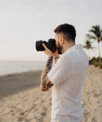 Florida wedding photographer Ramphy Motta of Ramphys Photography
